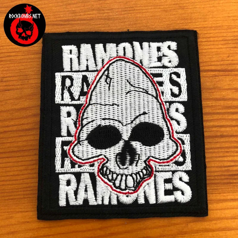 PARCHE RAMONES SKULL